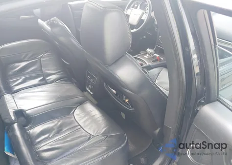 2013 Chrysler 300C John Varvatos Limited Edition z USA, uszkodzony, nr VIN 2C3CCADG2DH739054